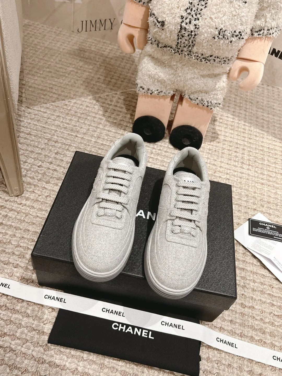 👟👟Ex-factory price 600👟👟 Chanel's new casual sports shoes, top version, incomparably beautiful and easy to wear, absolutely fairy style, very lightweight, high-end color matching, durable and versatile, must-have model. Upper: special material plus mud cloth, sheepskin lining, original foot pads, original TPU outsole Size: 35-41